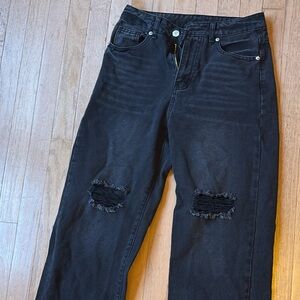 SHEIN Men's Black Ripped Jeans